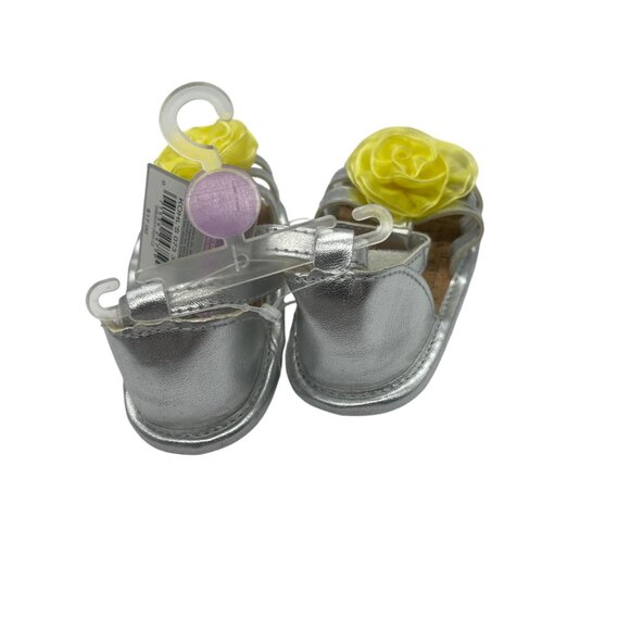 Carters Silver Baby Girl Sandals With Yellow Flower Accent Size 3 Metallic NEW - Picture 4 of 8